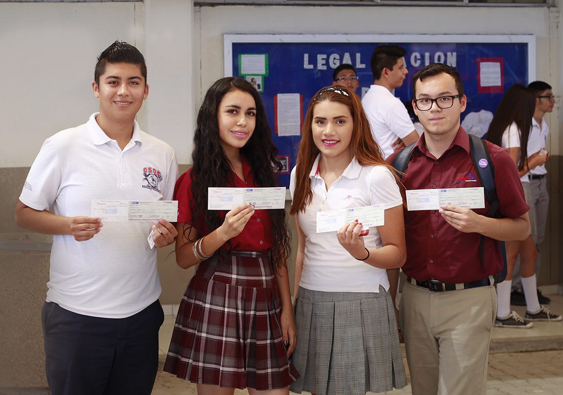 Encuentra Becas Para Estudiantes De Preparatoria Alcanza La