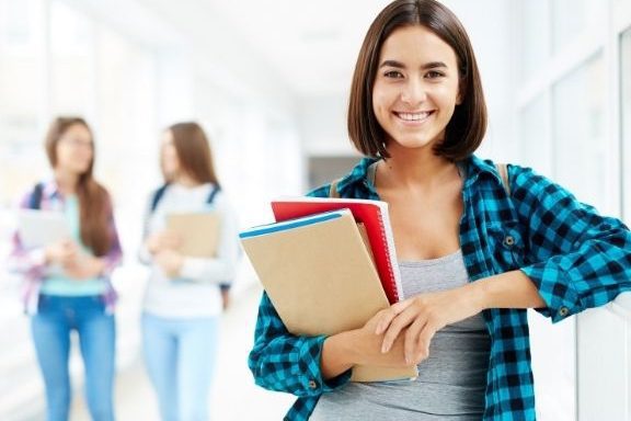 Consejos y estrategias para encontrar becas en sistemas informáticos