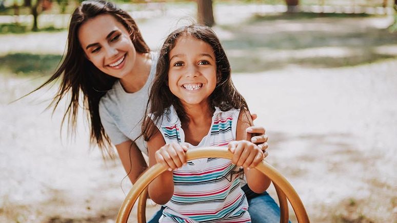 Becas para padres solteros en España: ayuda para formación y bienestar