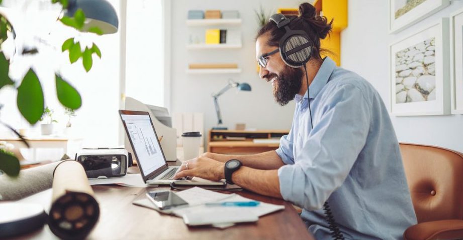 Cómo ayudar a los jóvenes a emprender su futuro con éxito: pasos clave