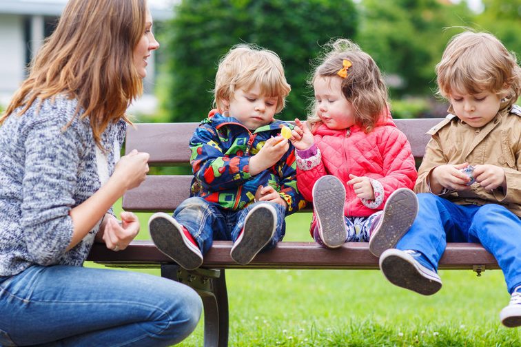 El salario promedio de una madre con tres hijos: ¿cuánto es?