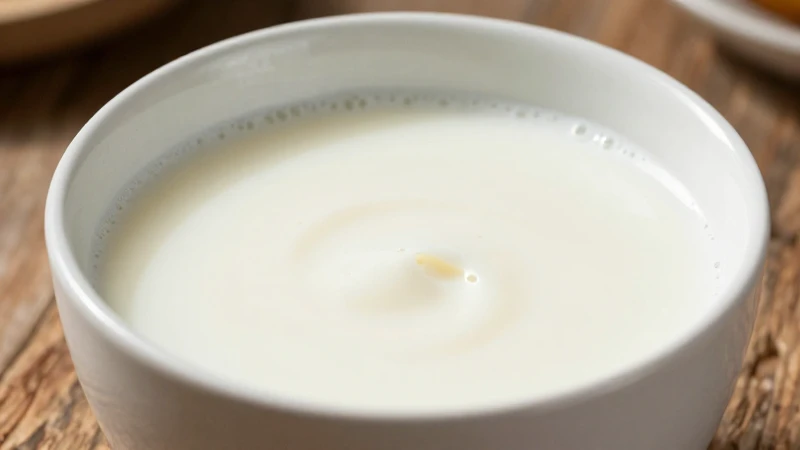 Leche cremosa iluminada en un detalle cinematográfico
