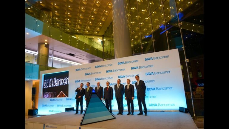 cual es la direccion de la sucursal bancomer en los reyes