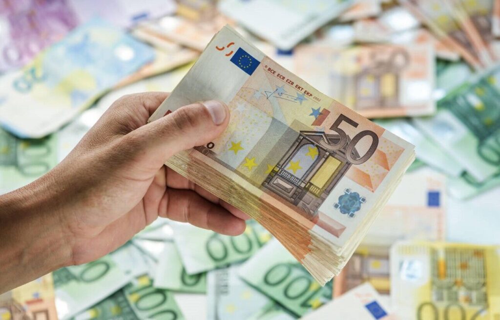 cuanto tiempo tienes para devolver el dinero de una beca