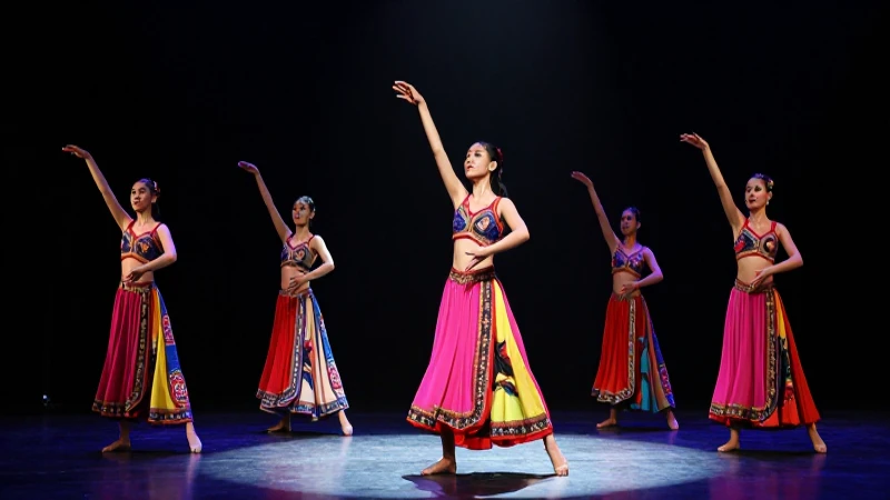 Cursos y beneficios de la Academia Mexicana de Danza