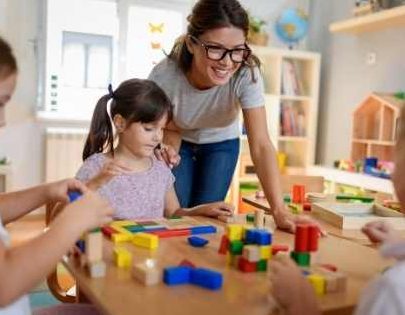 Educadoras de infancia: profesionales clave en las guarderías