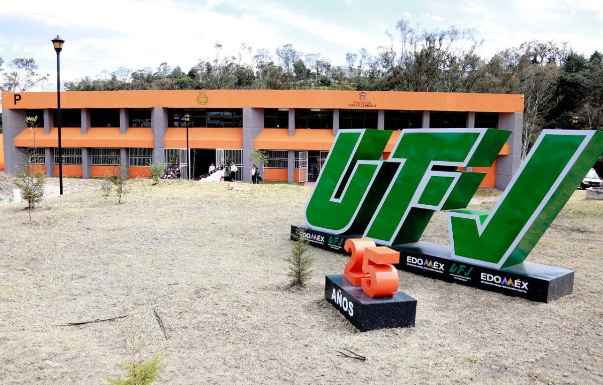 Explora opciones de carreras en la Universidad Fidel Velázquez