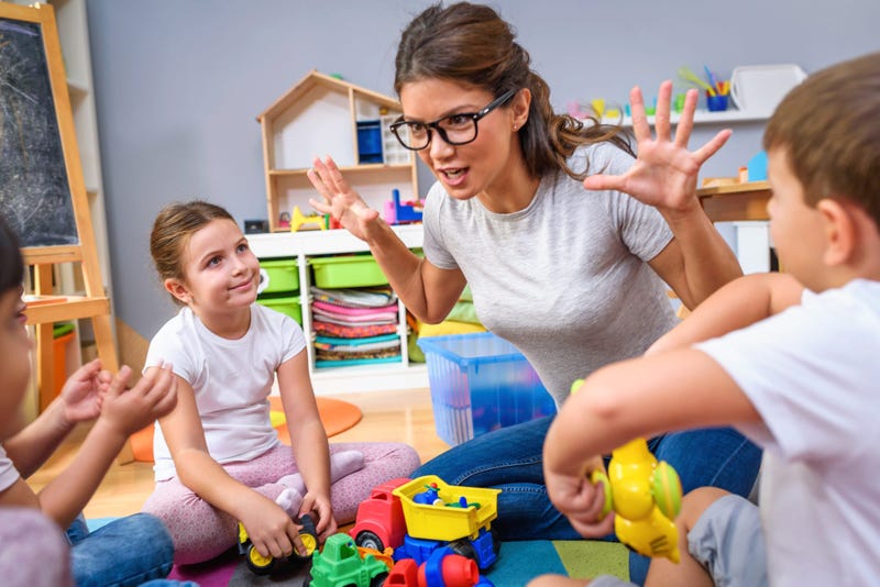 Formación completa de maestra de kinder: conoce las materias