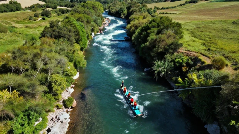 Dron muestra río limpio y medición