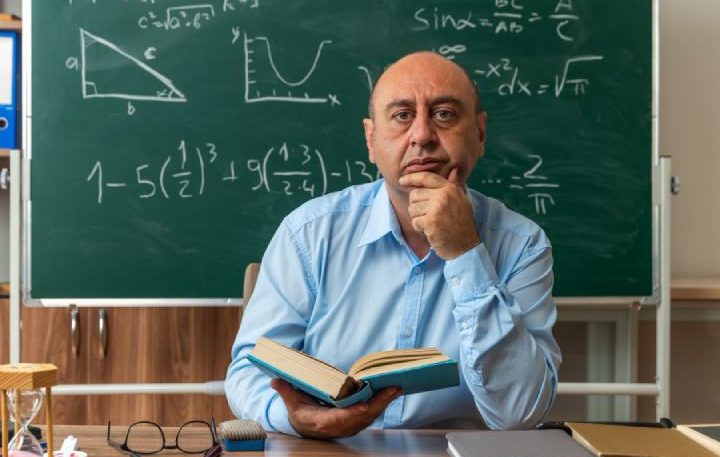 Salario promedio de un maestro recién graduado: datos y cifras