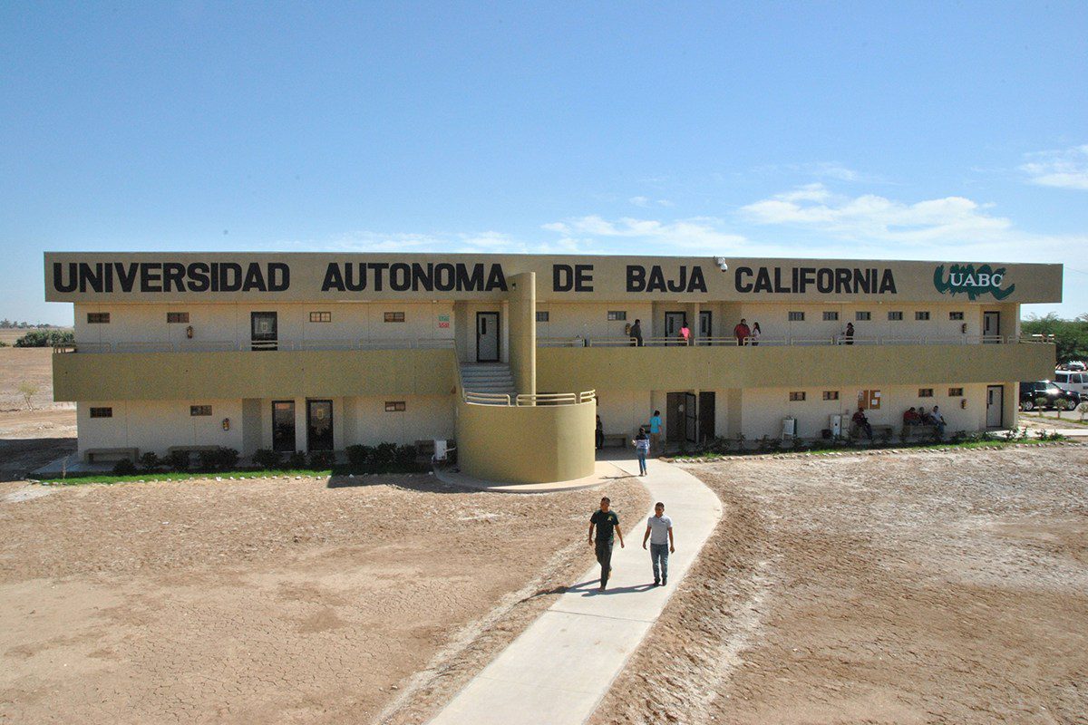 Opciones académicas y profesionales en Ciencias UABC