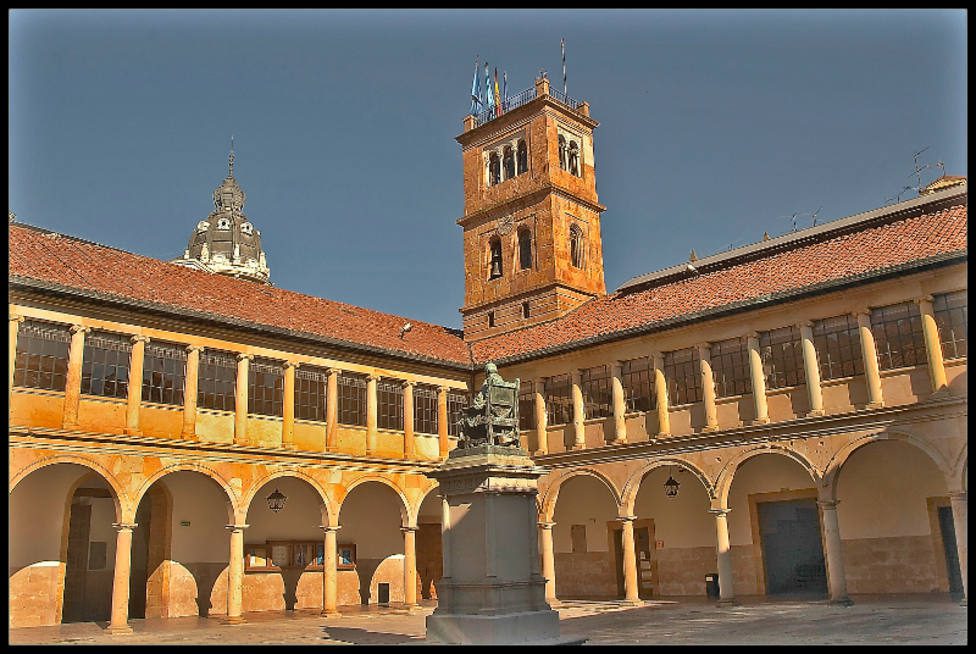 Opciones educativas y carreras en la Universidad de Oviedo en España