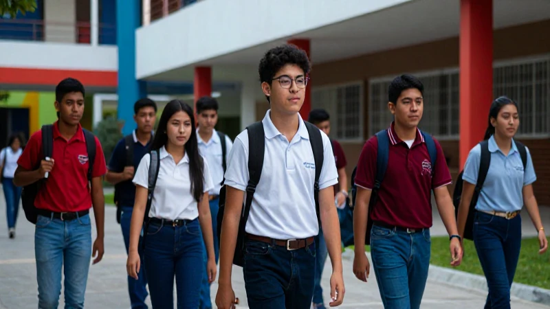 Estudiantes mexicanos celebran oportunidad en campus moderno