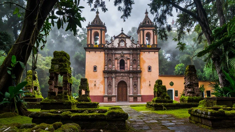 Xilitla: Encanto surrealista en la selva potosina