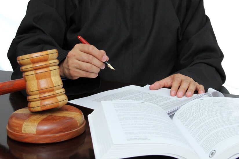 Procedimiento y condiciones para perder la tutela legalmente en España