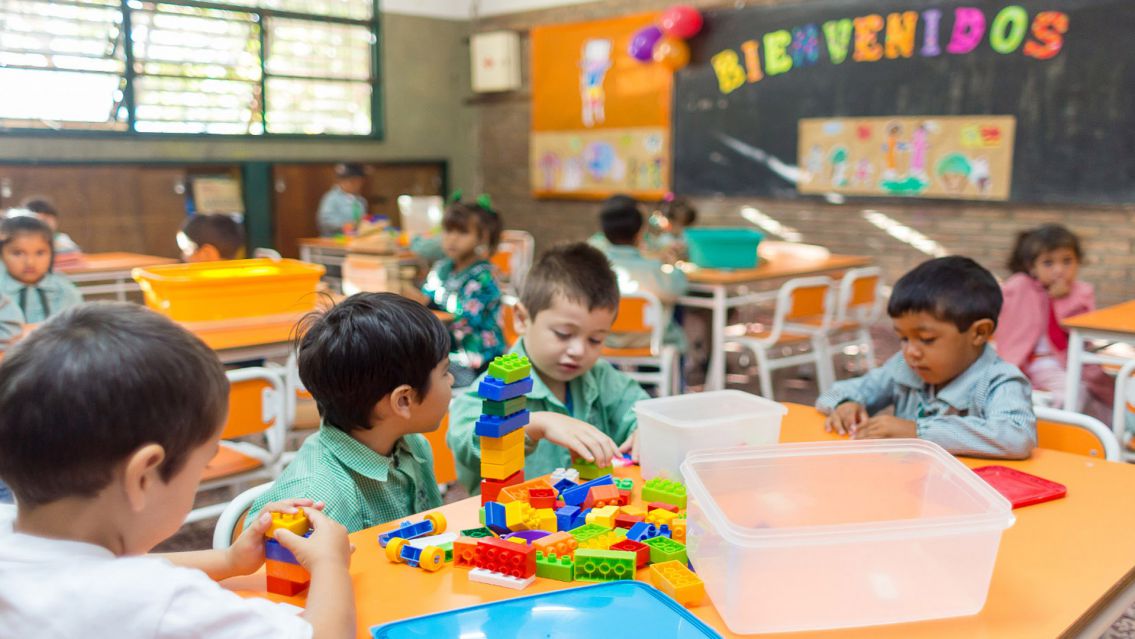 Requisitos académicos para trabajar en un jardín de infantes
