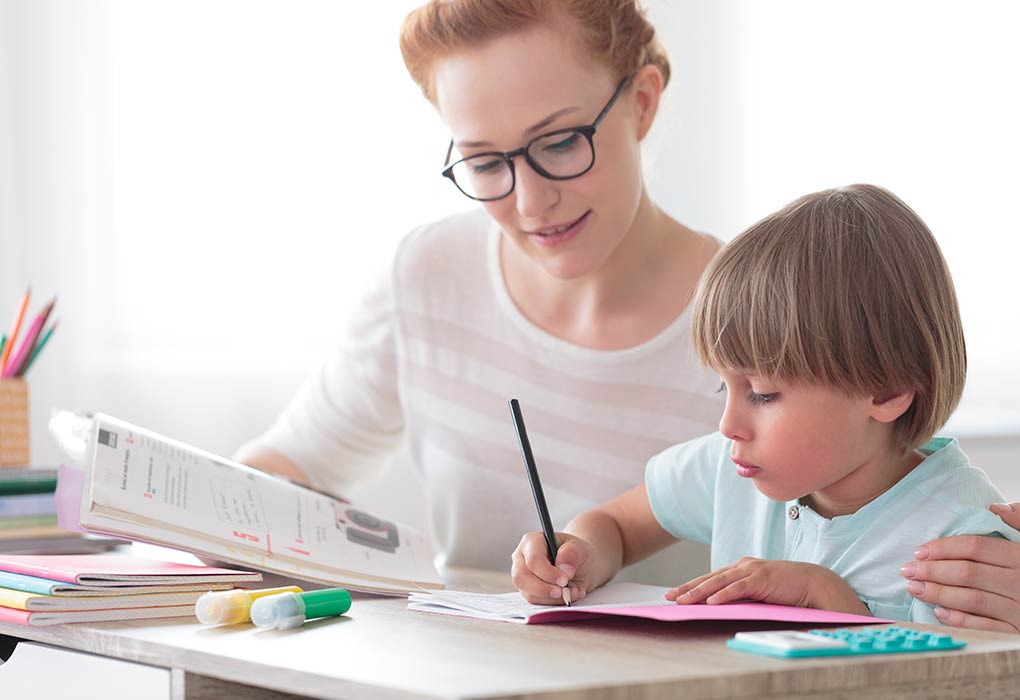 Señales y beneficios de contratar un tutor para un niño